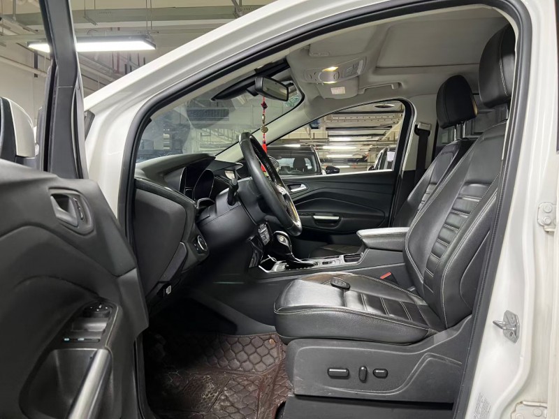 成都18年福特翼虎3