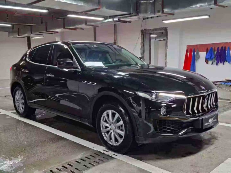 遵义20年玛莎拉蒂Levante3