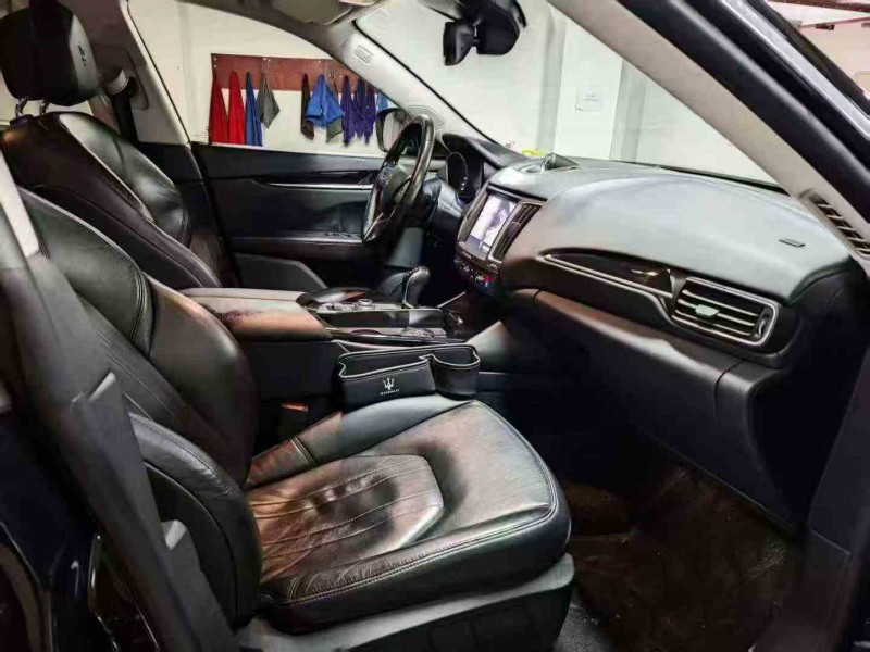 遵义20年玛莎拉蒂Levante4