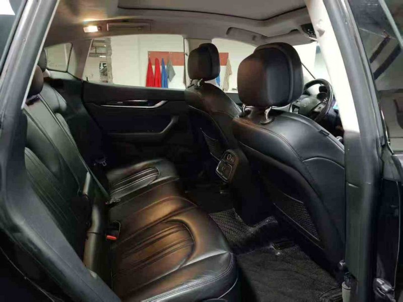 遵义20年玛莎拉蒂Levante5