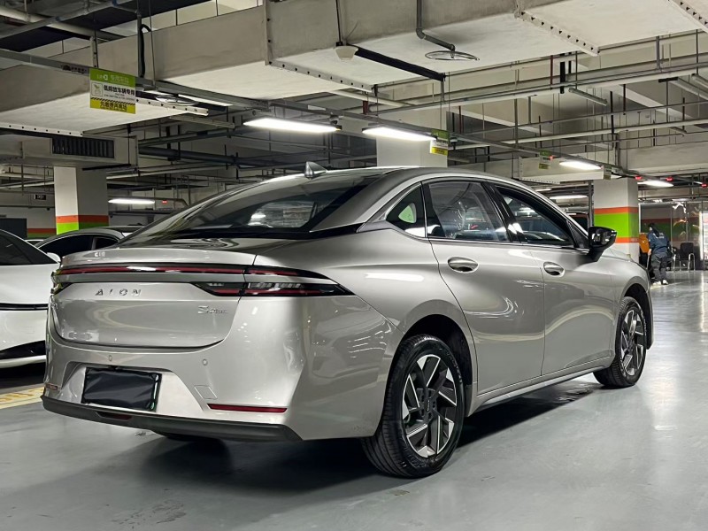 成都25年传祺埃安S7