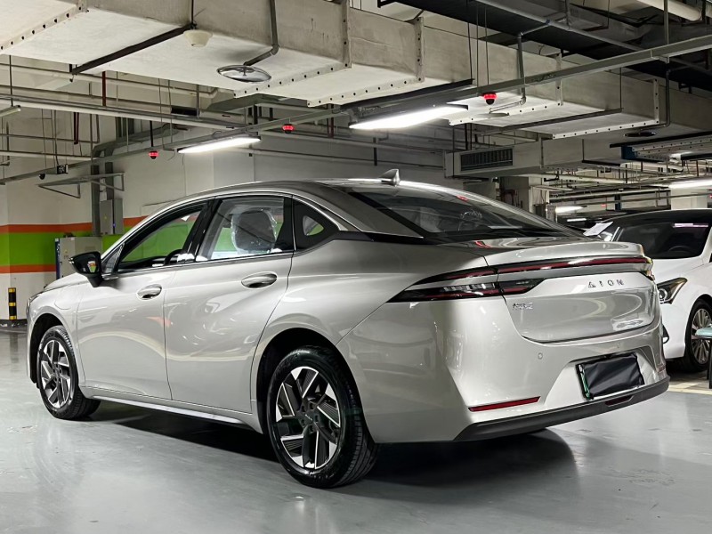 成都25年传祺埃安S8