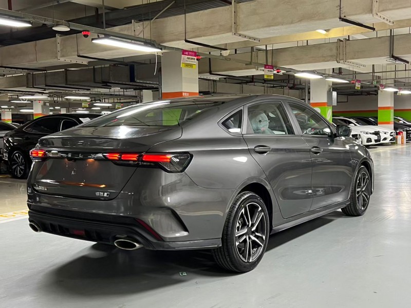 成都25年吉利缤瑞5