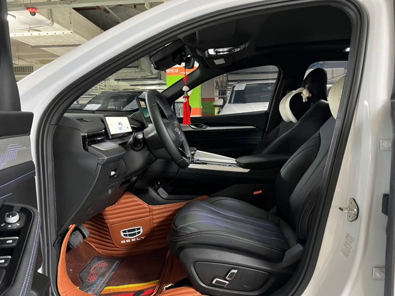 成都25年吉利星瑞3