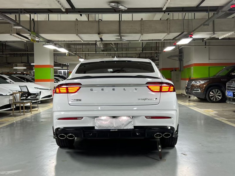 成都25年吉利星瑞8