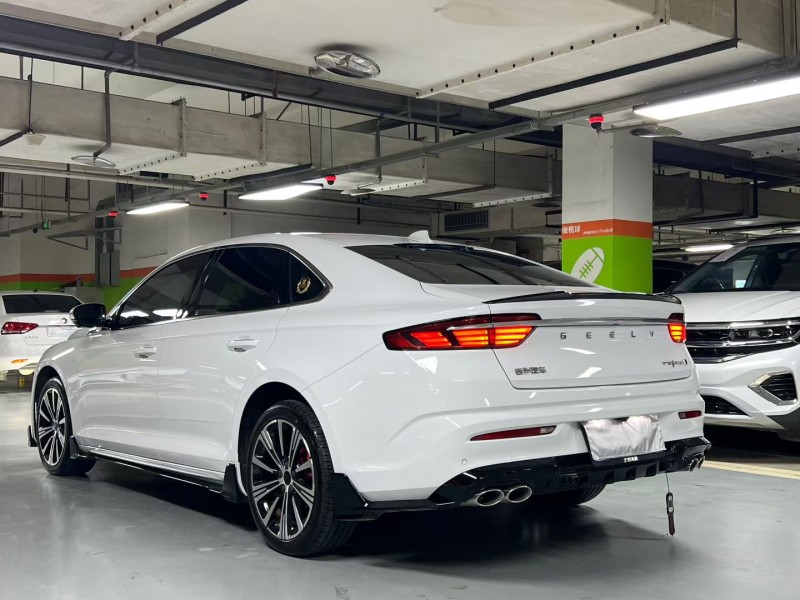 成都25年吉利星瑞9