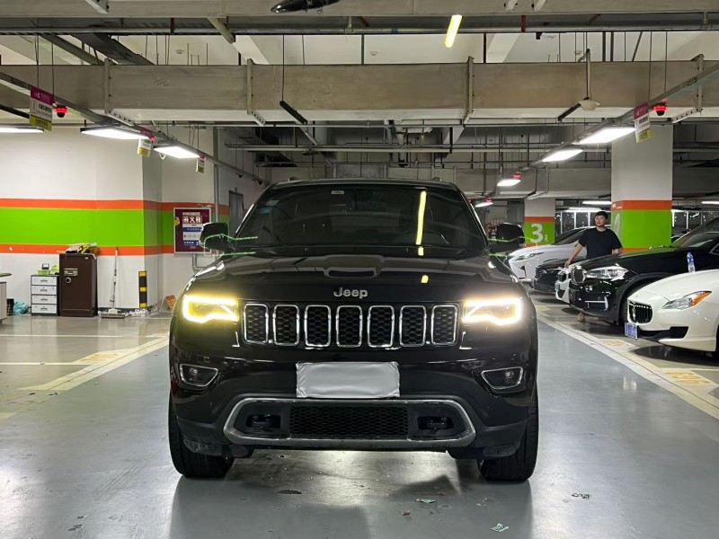 成都19年Jeep大切诺基1