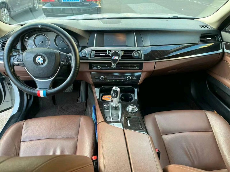 广州16年宝马5系4