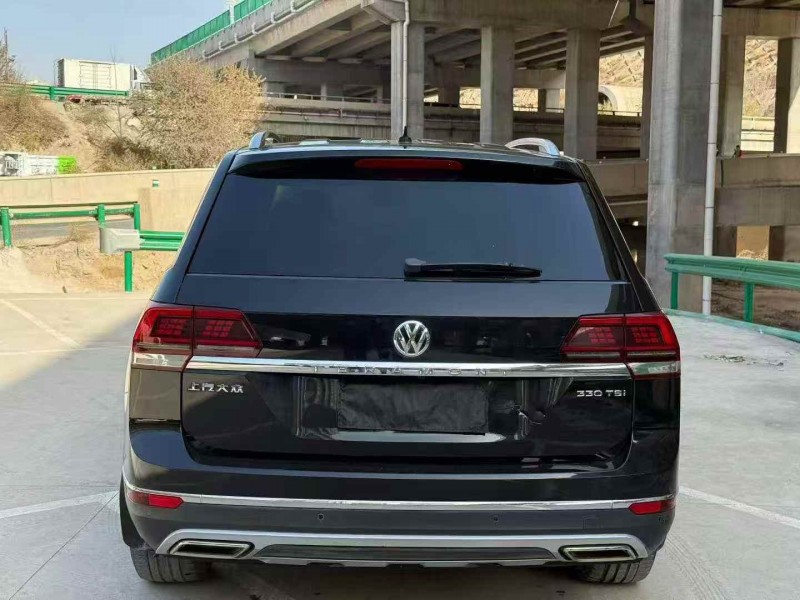 东营19年大众途昂8