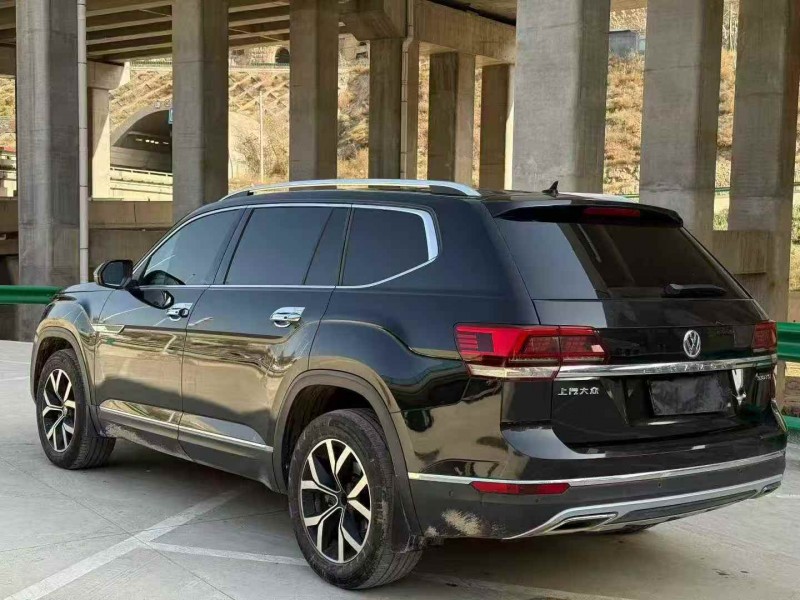 东营19年大众途昂9