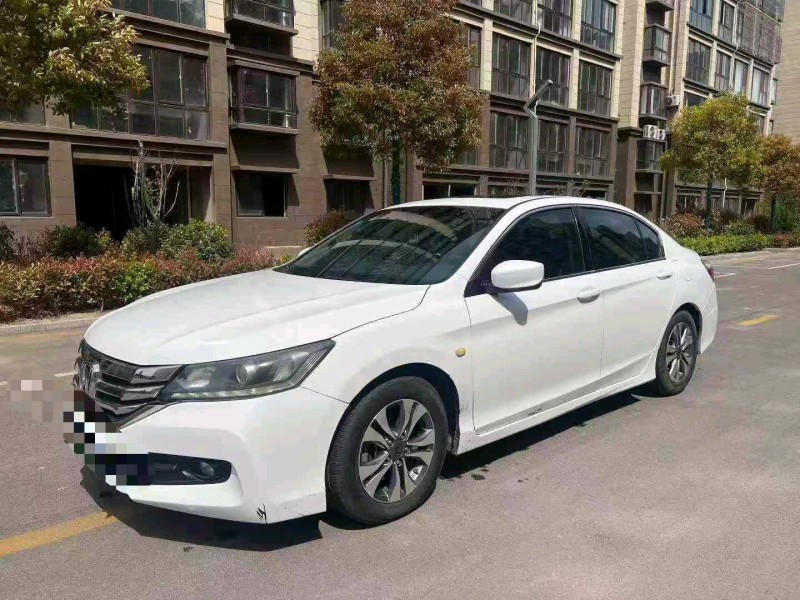 徐州14年本田雅阁3