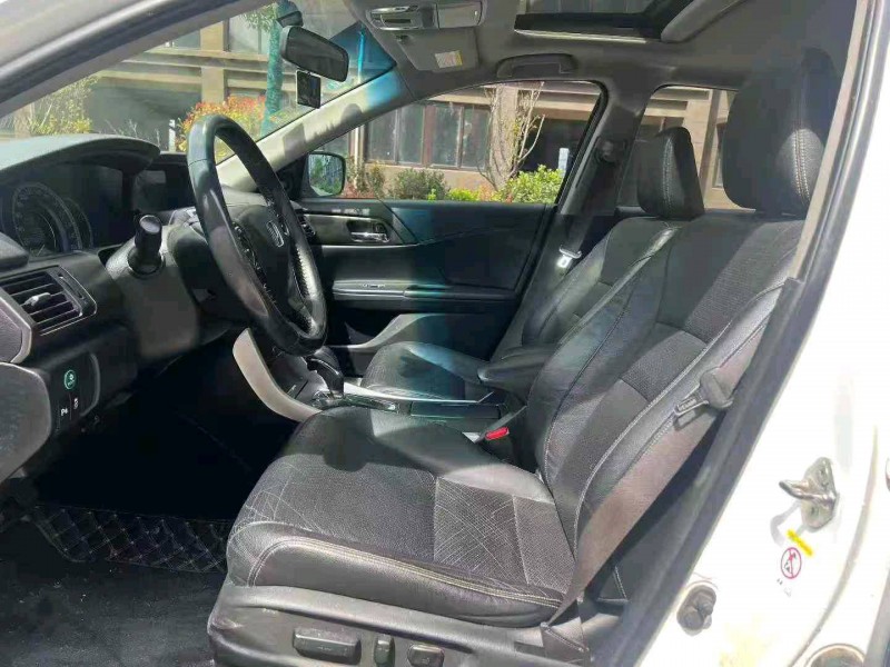 徐州14年本田雅阁4