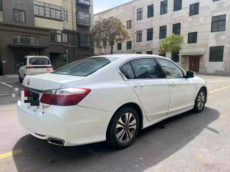 徐州14年本田雅阁7