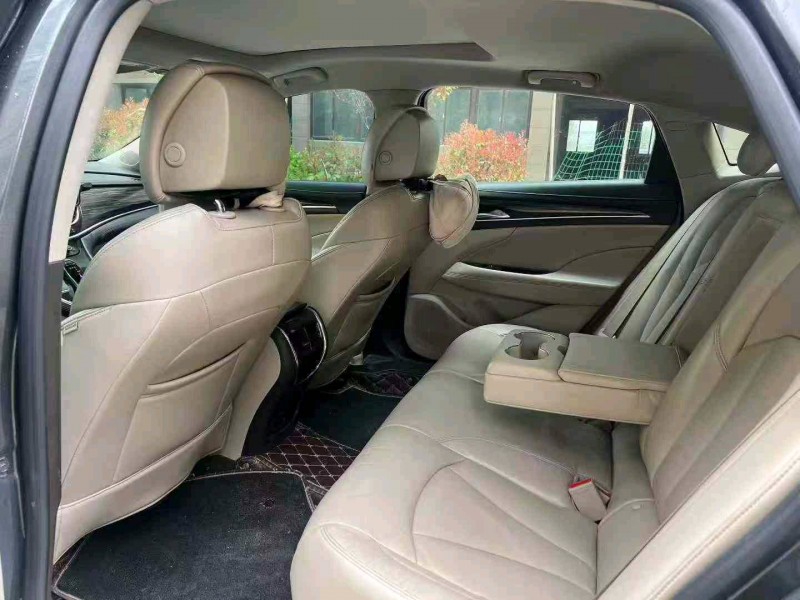 徐州17年别克君越5