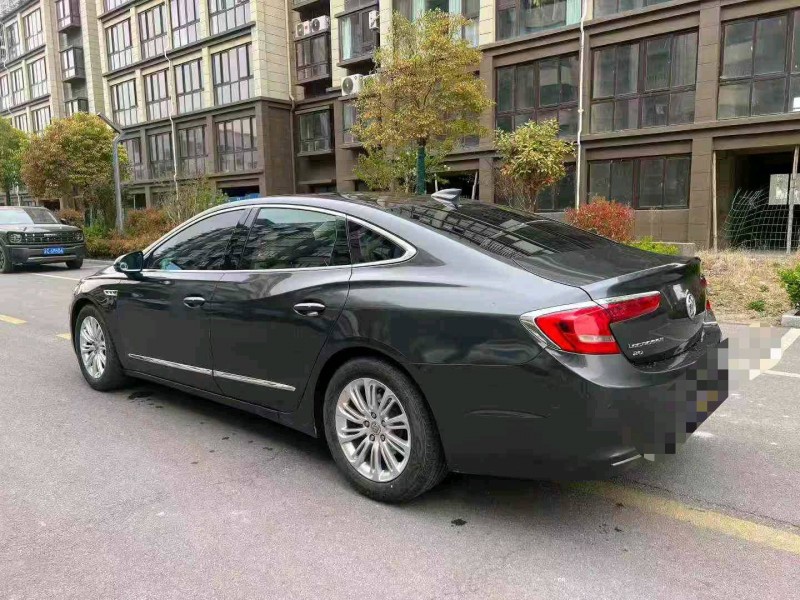 徐州17年别克君越8