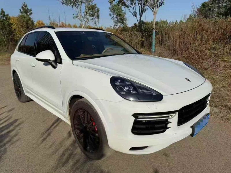 黄石16年保时捷卡宴3