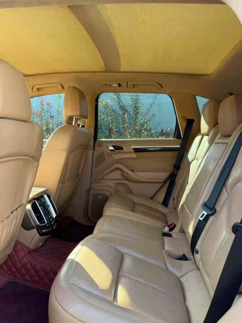 黄石16年保时捷卡宴4