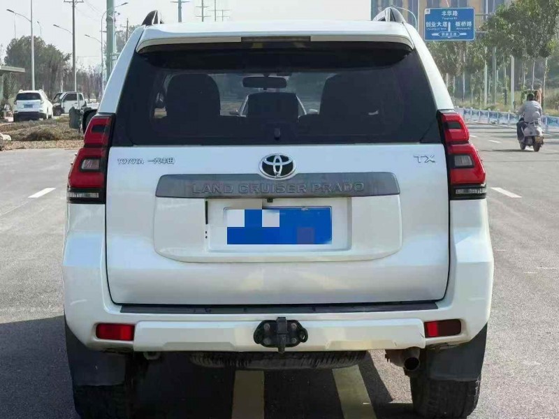 东营18年丰田普拉多9