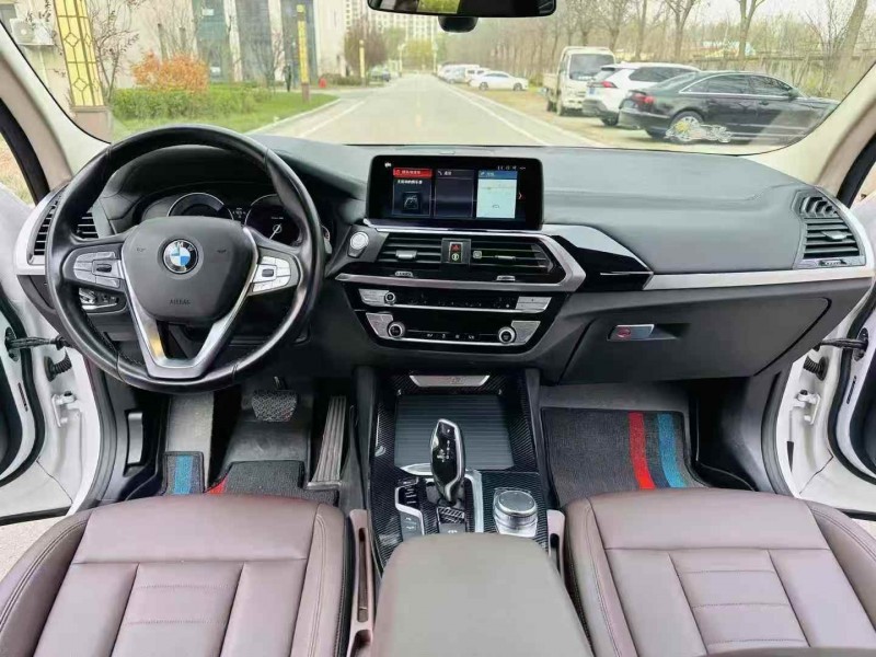 济南19年宝马X36