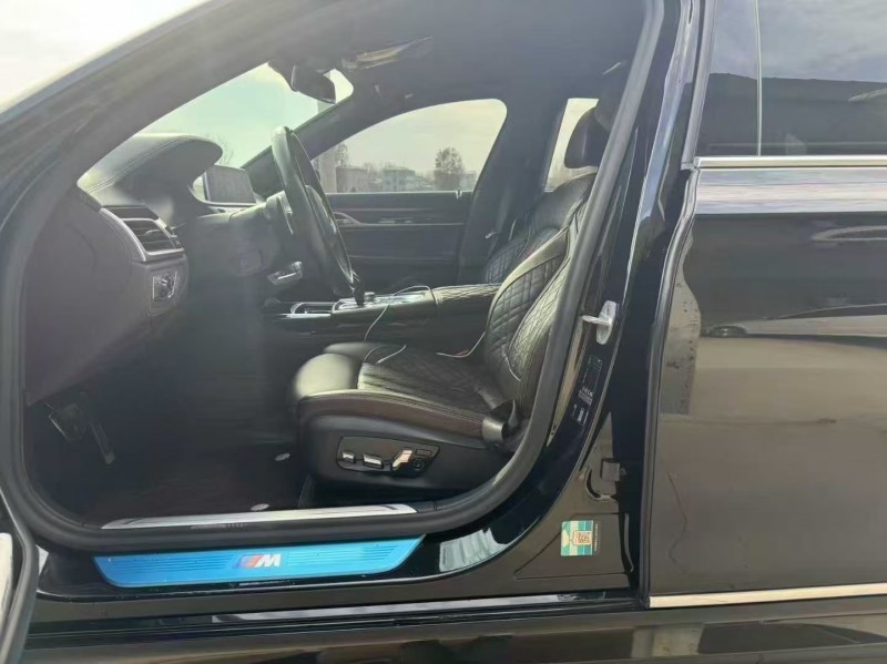 郑州21年宝马7系3