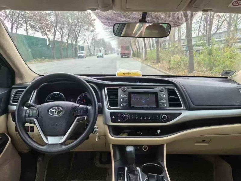 烟台19年丰田汉兰达5