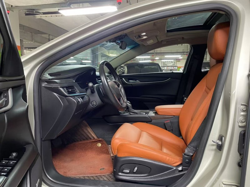 成都18年凯迪拉克XTS3