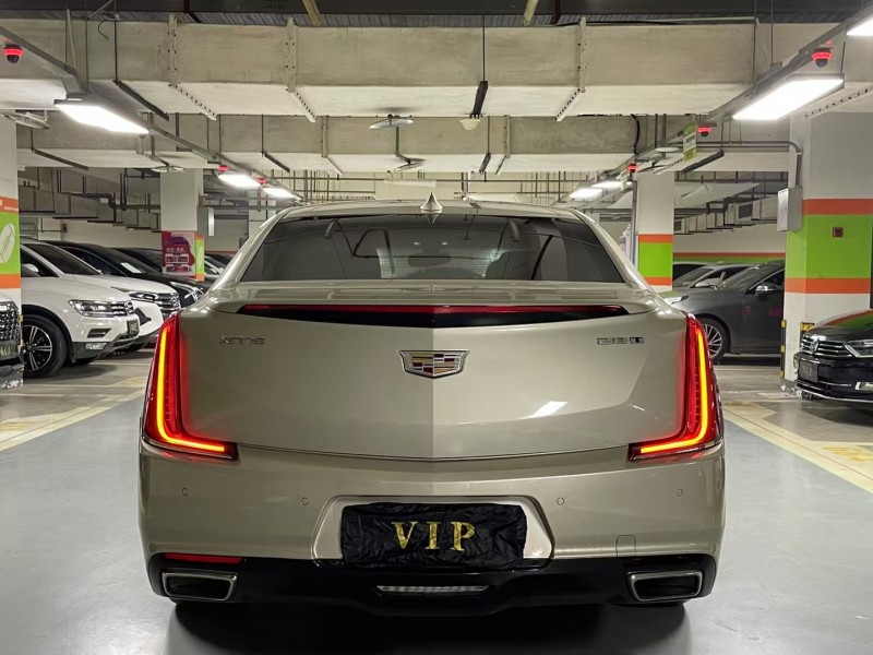 成都18年凯迪拉克XTS8