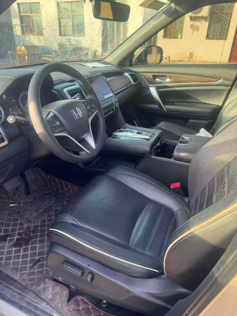 新乡18年本田URV4