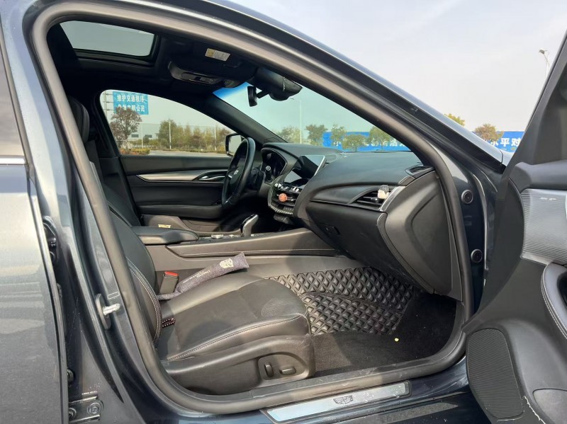 盐城20年凯迪拉克CT55