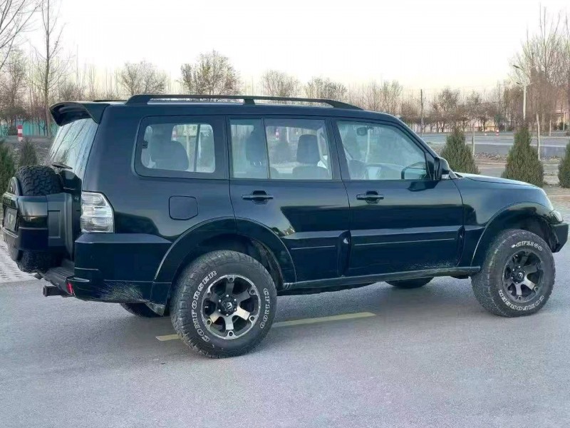 徐州19年三菱帕杰罗8