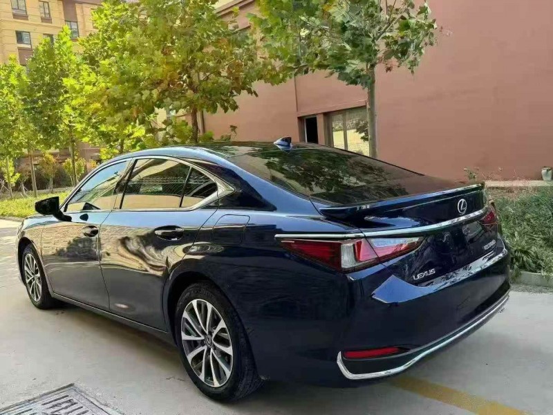 潍坊22年雷克萨斯ES6