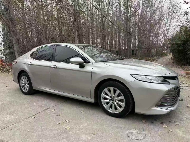 东营19年丰田凯美瑞2