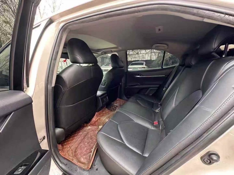 东营19年丰田凯美瑞6