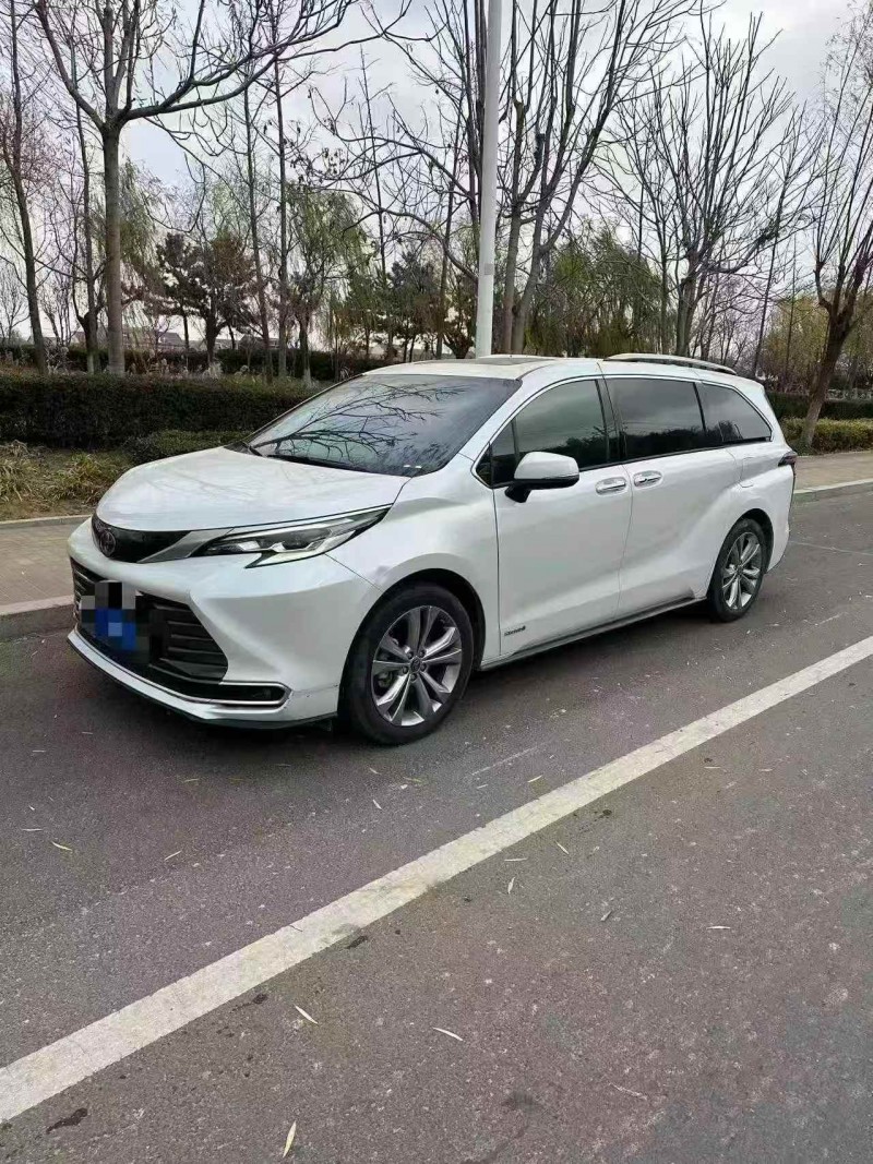 济南24年丰田塞纳2