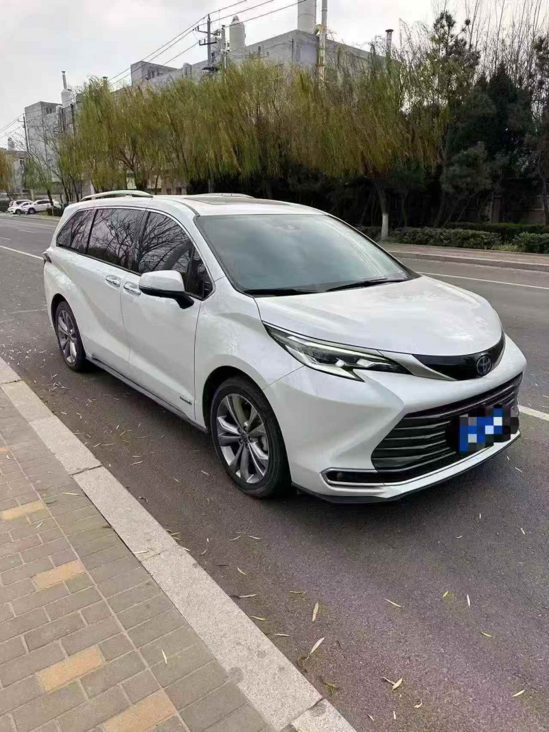 济南24年丰田塞纳3