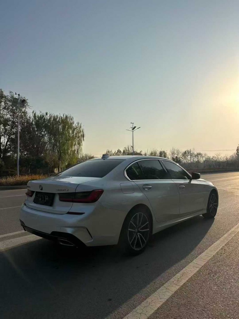 东营21年宝马3系7