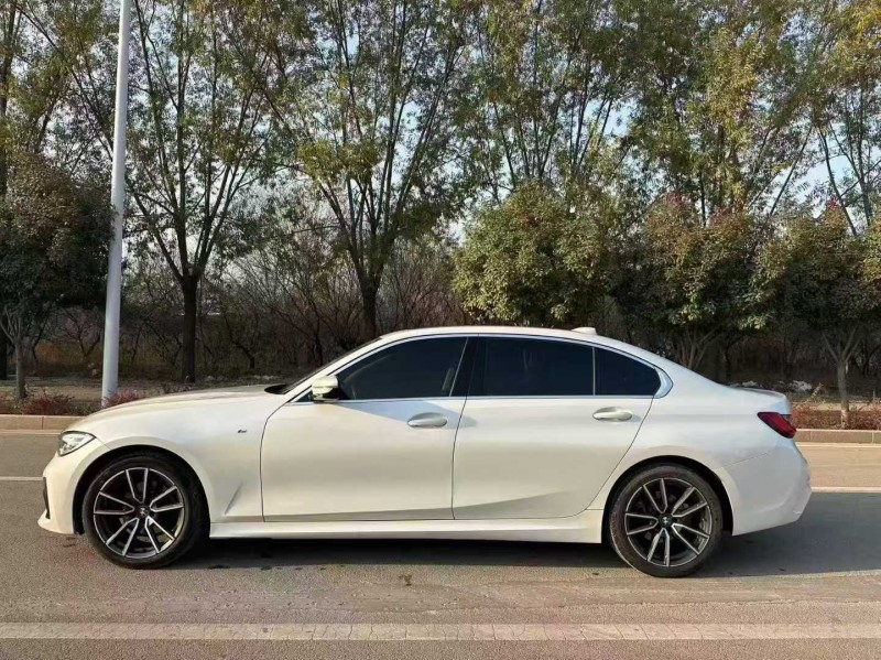 东营21年宝马3系9