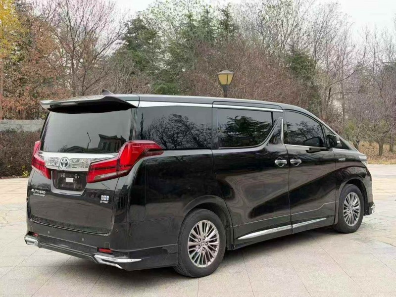 东营23年丰田埃尔法4