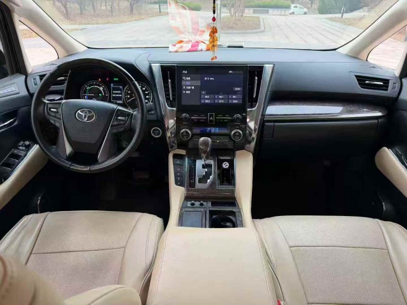 东营23年丰田埃尔法9