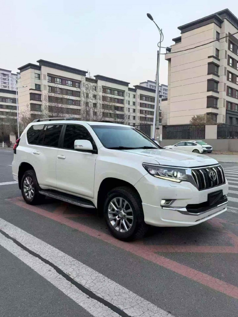 唐山19年丰田普拉多3