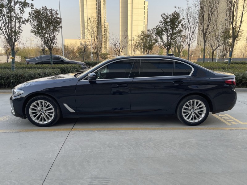 济宁21年宝马5系9