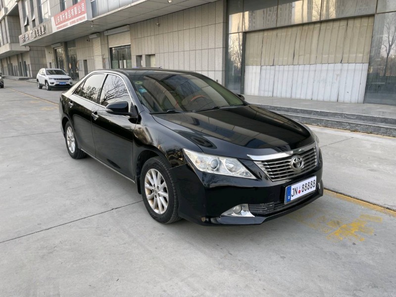 济宁15年丰田凯美瑞3