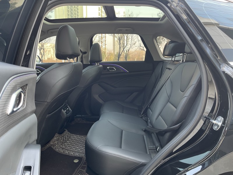 济宁23年哈弗枭龙6