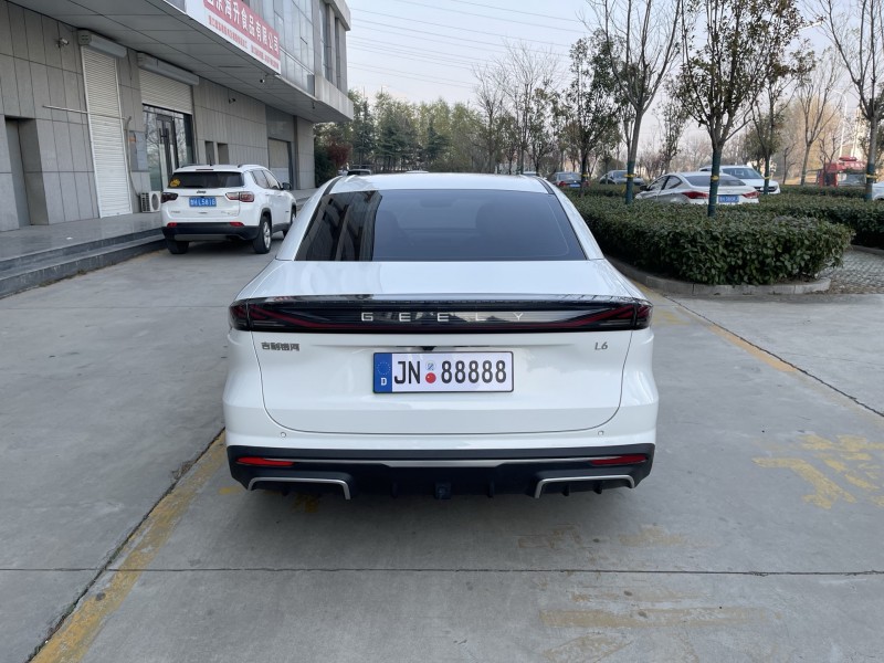 济宁24年吉利银河9