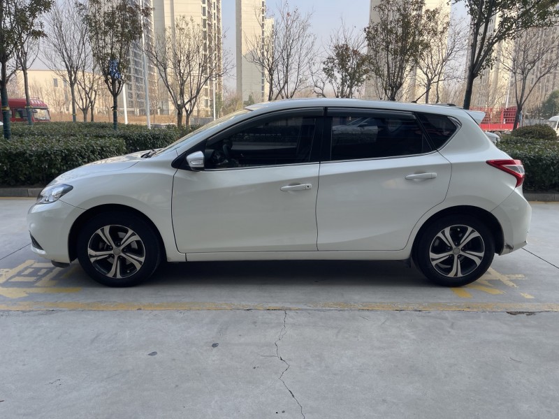 济宁17年日产骐达7