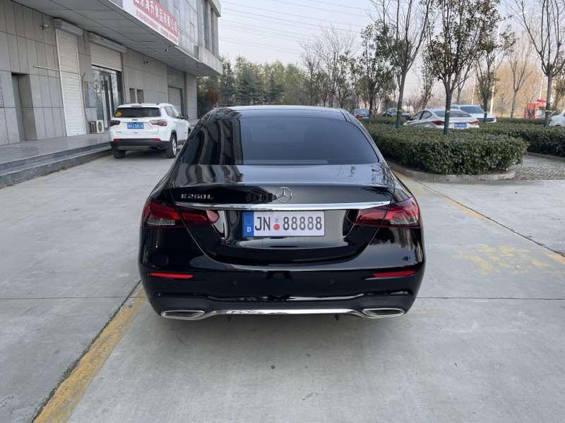 济宁22年奔驰E9