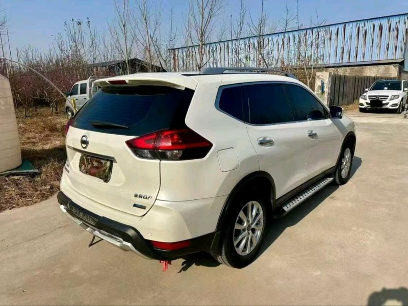 临沂18年日产奇骏5