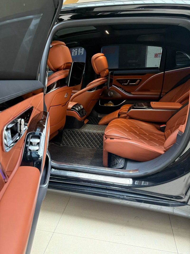 蚌埠21年奔驰迈巴赫S级5