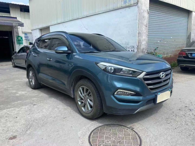 广州17年现代途胜2