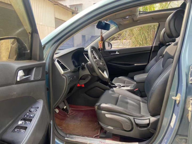 广州17年现代途胜4